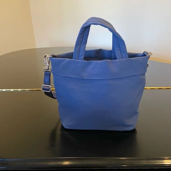 NWT Athletic Athleisure Minimalist Travel RARE Lululemon On My Level Bag *Micro - Picture 7 of 17